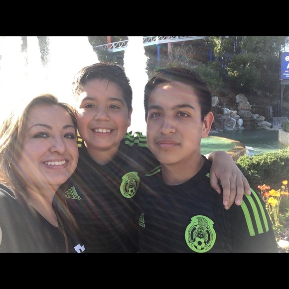 Meet your Posher, Liliana - Picture 1 of 1